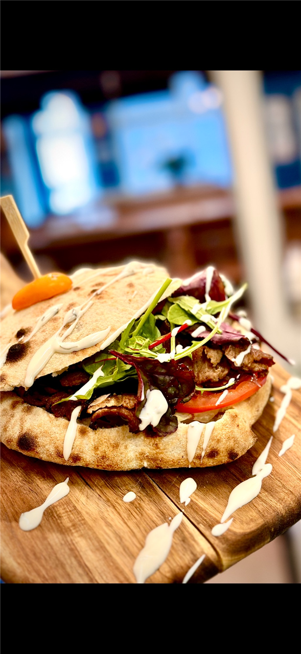 40. Pitabreyð við høsnarunga/shawarma